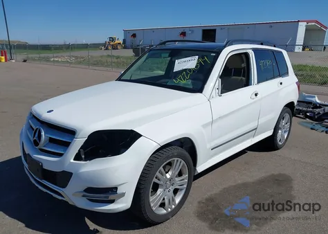 2015 Mercedes-Benz Glk 350 4Matic z USA, uszkodzony, nr VIN WDCGG8JBXFG374943